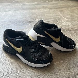 BOYS' NIKE BIG KID AIR MAX EXCEE SNEAKERS size 2